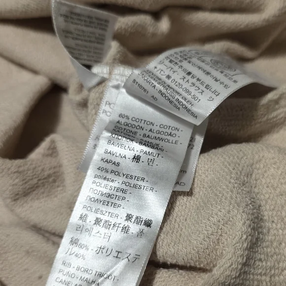 Levi's Graphic Crew in Cream and Pink (Size S, Oversized) - Picture 7 of 7